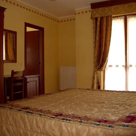 Londra Occitana Hotel Acceglio