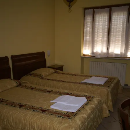 Londra Occitana Hotel Acceglio